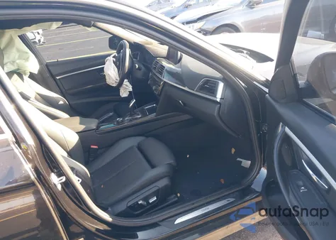 2018 BMW 330I xDrive z USA, uszkodzony, nr VIN WBA8D9C53JA616383